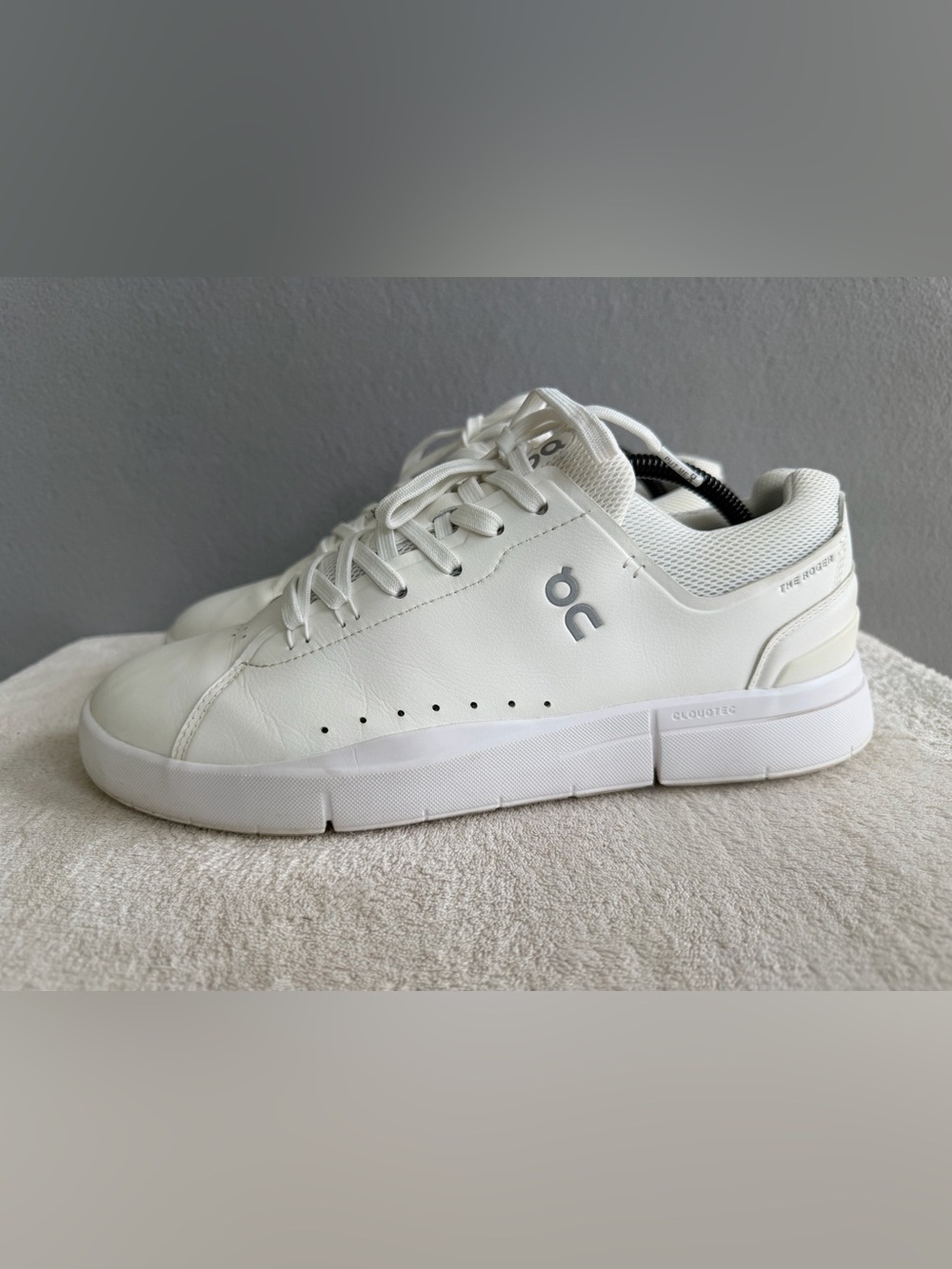 On Cloud The Roger Advantage Sneakers s10M Men’s Swiss Engineering White Leather - Picture 3 of 14